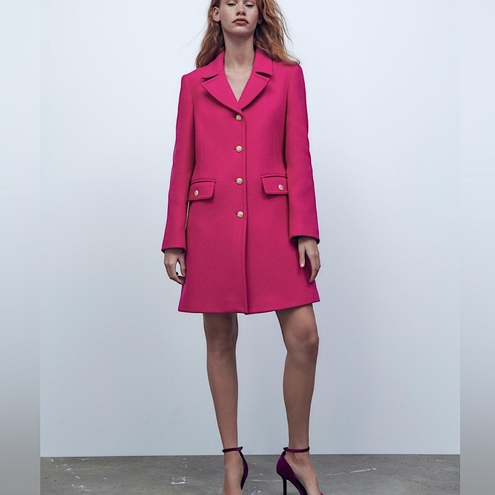 NWT Limited edition fuchsia Manteco wool coat with gold hardware